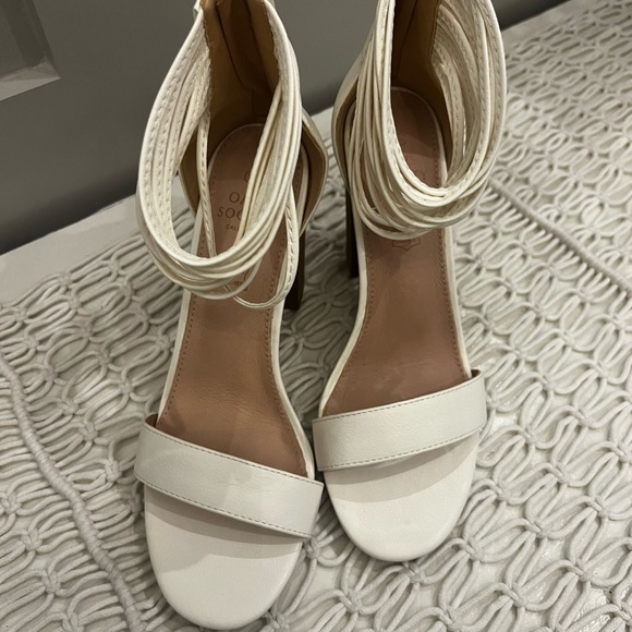 Oasis Society Chunky Heels - Picture 3 of 12